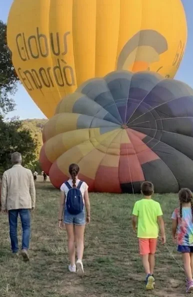 viaje en globo en familia girona